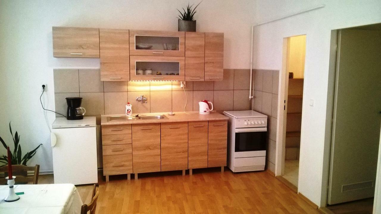 Skromný apartmán v centru Chebu Exterior foto