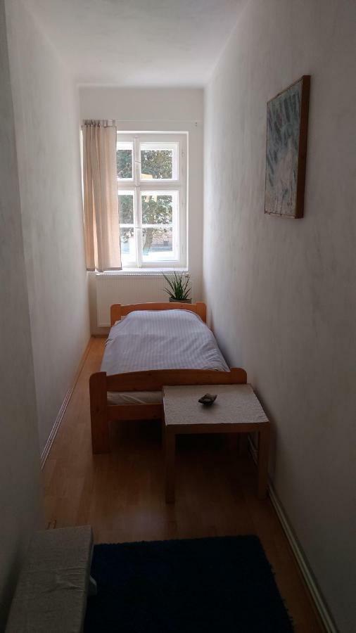 Skromný apartmán v centru Chebu Exterior foto