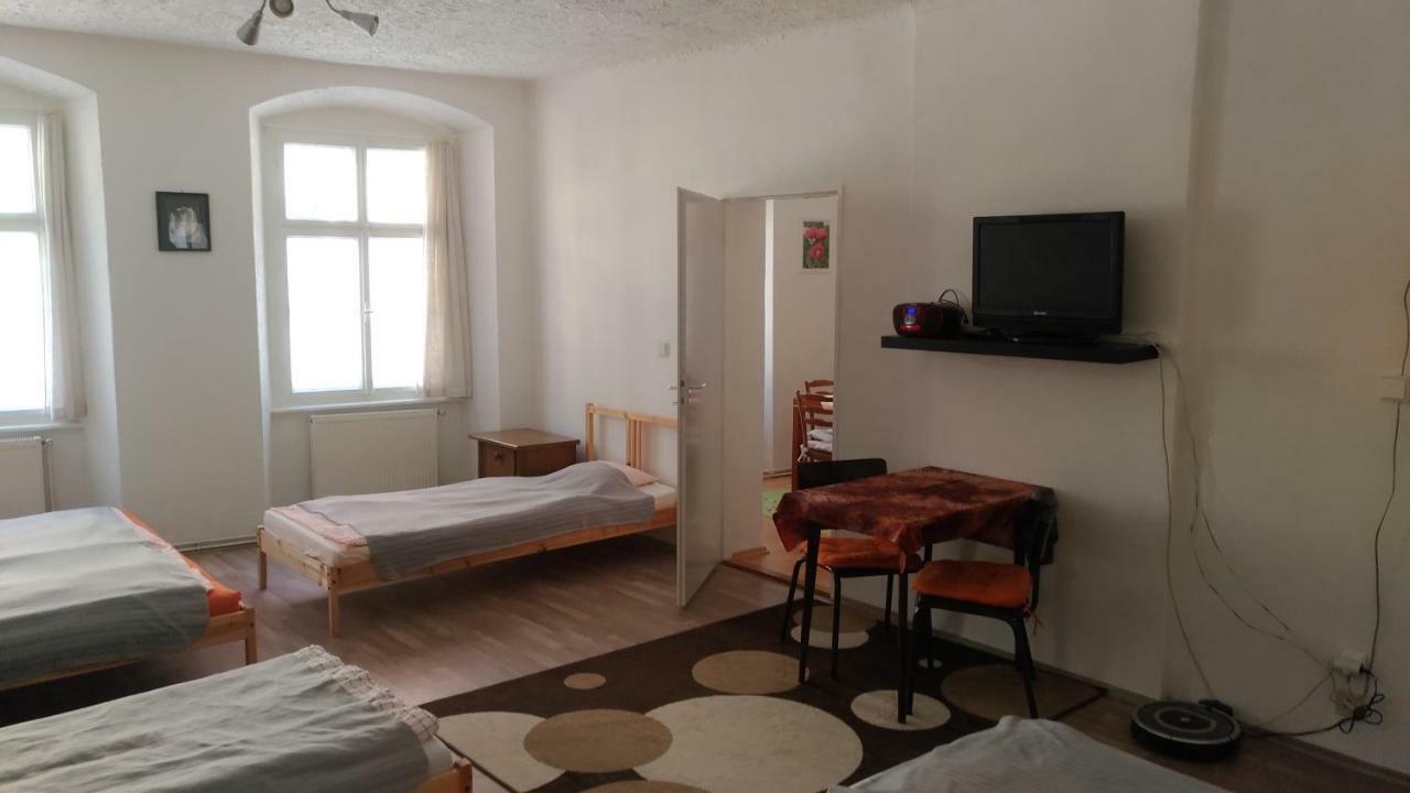 Skromný apartmán v centru Chebu Exterior foto